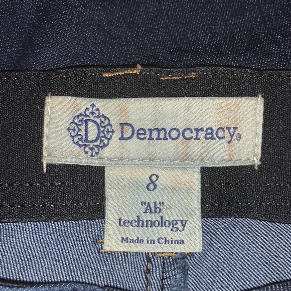 Democracy Booty Lift Jeans - Picture 3 of 8